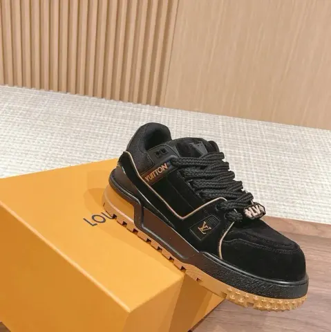 LV Trainers Maxi option Black Gold