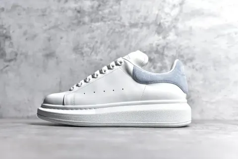 Alexander McQueen Trainers option velvet haze blue
