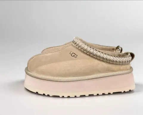 UGG Slippers option Sand color
