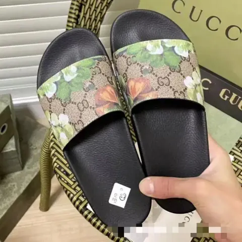 GUCCI Flip Flops option S16