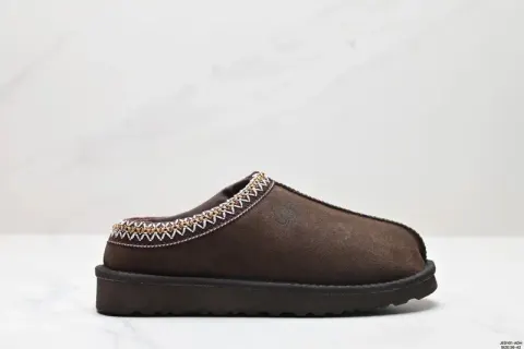 UGG Shoes option 36