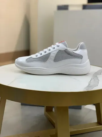 Prada American Cup's option 32
