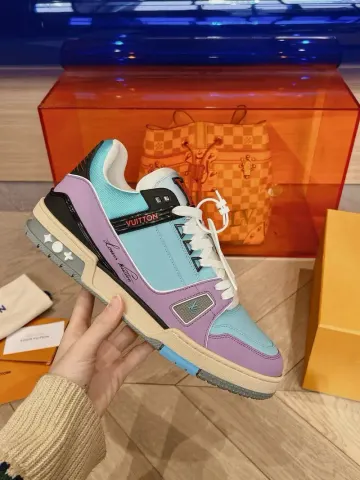 LV Trainers Brown Size option 22