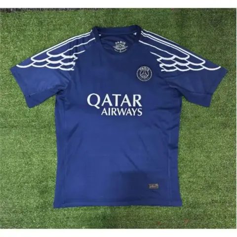 Manchester City 24/25 T-Shirt option 2526 Paris three-passenger blue