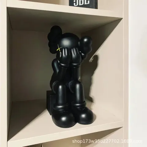 Kaws Figure option 28cm shy black