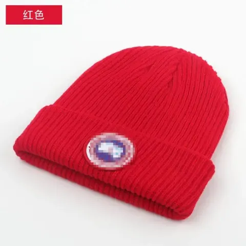 Canada Goose Beanie option red