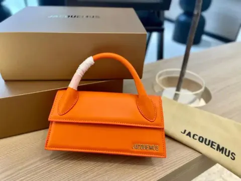 Jacquemus Handbag option Orange messenger bag 22cm with box