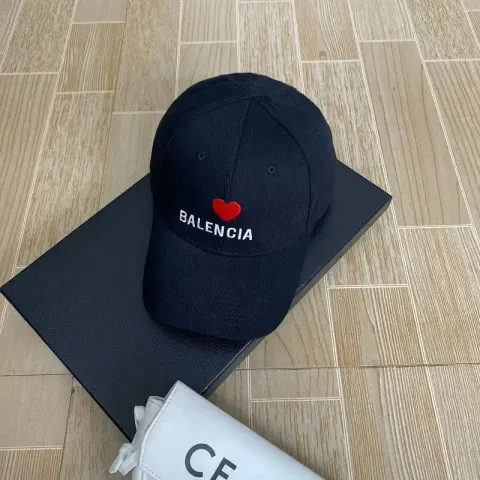 Balenciaga Cap option love embroidery black