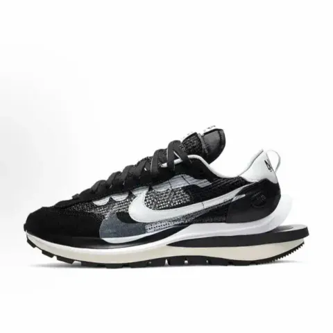 Nike Vaporwaffle Sacai "Black White" option 4