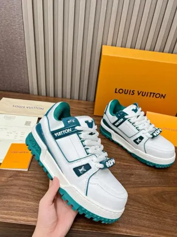 LV Trainers Brown Size option 29