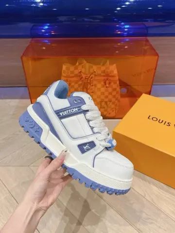 LV Trainers Brown Size option 28