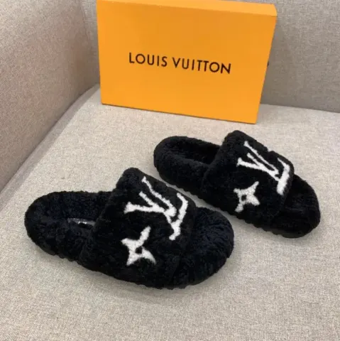 LV Bom Dia Shoes option Black and white characters