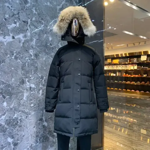 Canada Goose Wyndham Jacket option black