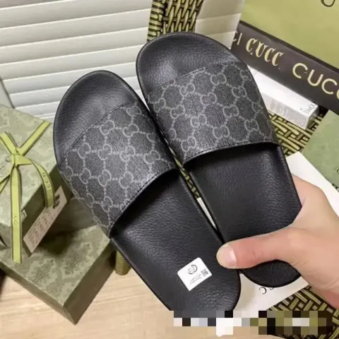 GUCCI Flip Flops option S10