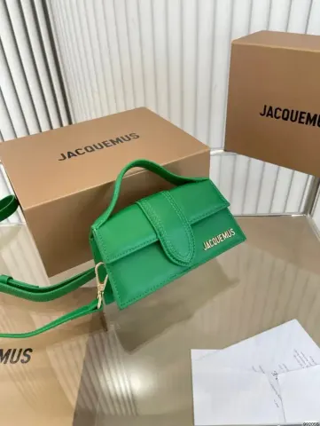 Jacquemus Handbag option Green portable messenger bag small 18cm