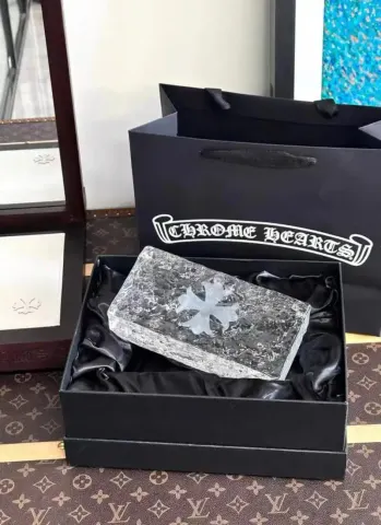 Chrome Hearts Glass option Town-specific gift box packaging