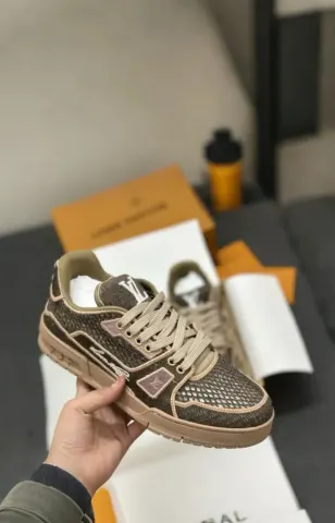 LV Trainers option brown