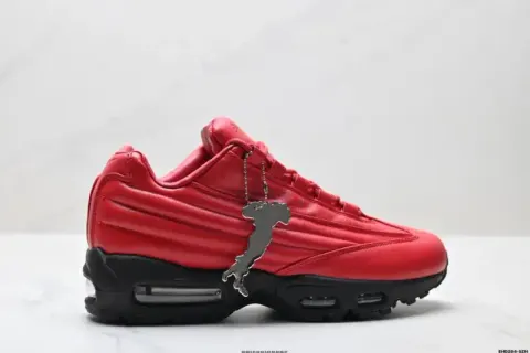 Air Max 95 x Supreme Black option 2