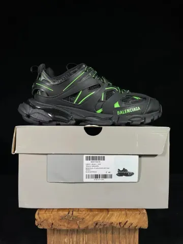 Balenciaga Track Sneakers option Three generations of black and green 21035
