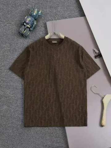 Dior Tee option Khakis