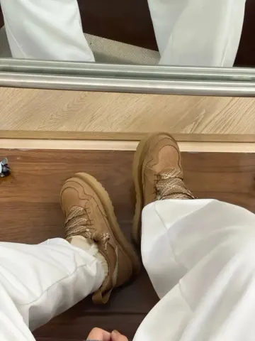 UGG Sneakers Sand option Chestnut color