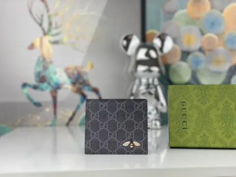 Gucci Wallet option 11
