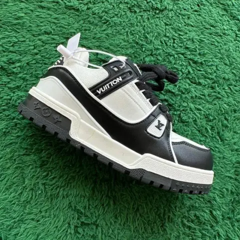 LV Trainers White Signature (Budget) option Fat Ding SNEAKER BLACK