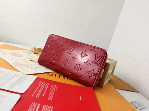 LV Wallet option M60017-1