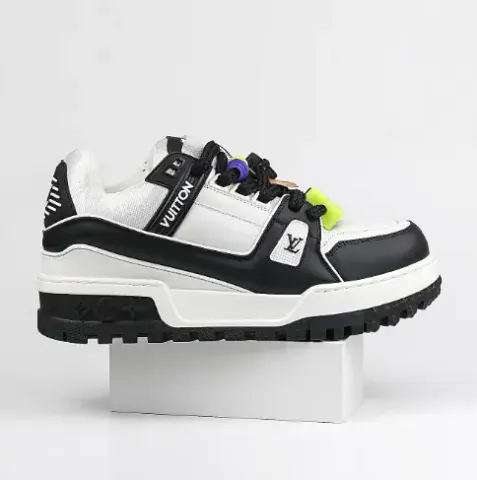 LV Trainers Black-White option 33
