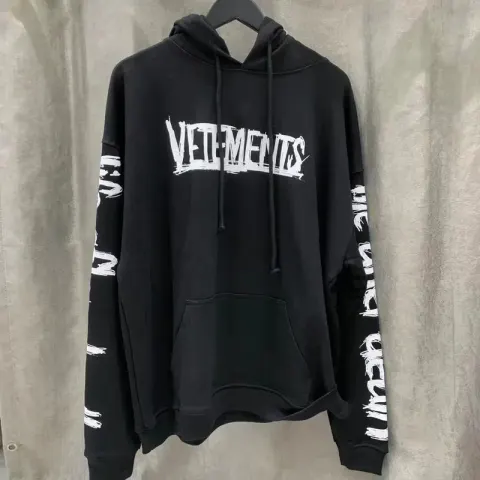 Vetements Fan Hoodie option V122 Black