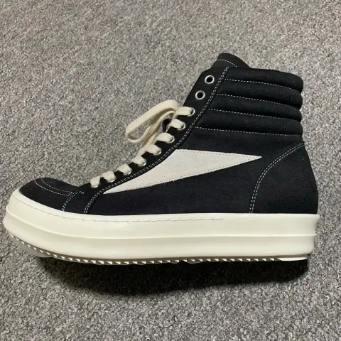 RO Jumbo Lace Shoes option RO Vans High Black