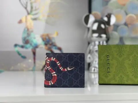 Gucci Wallet option 5