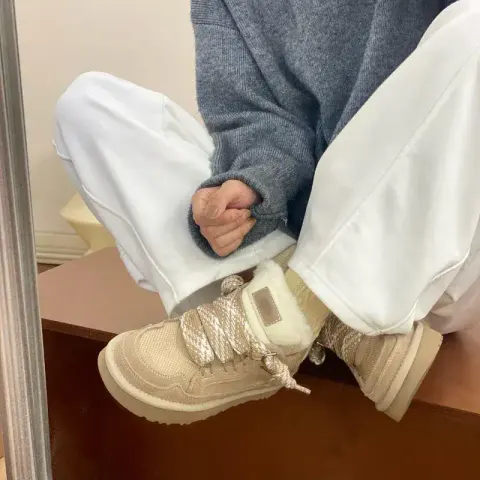 UGG Sneakers Sand option Sand color