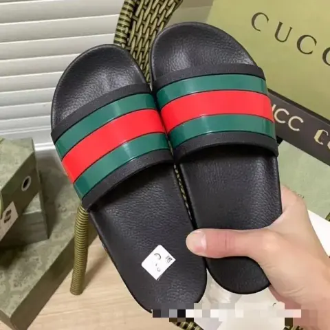 GUCCI Flip Flops option S1
