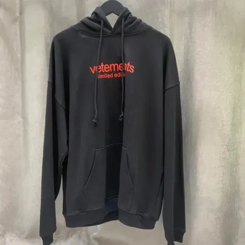 Vetements Fan Hoodie option V126 Black