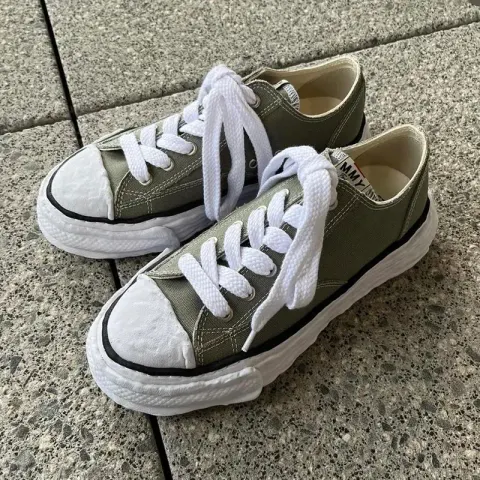 Mihara Trainers option 24s new retro brown