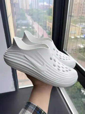 Nike ReactX Rejuven8 option 1