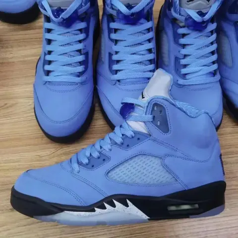 Jordan 5 Metallic Silver option Dark Blue