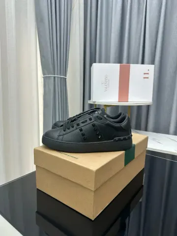 Valentino Garavani Trainers option Atmospheric Black Rivet 16