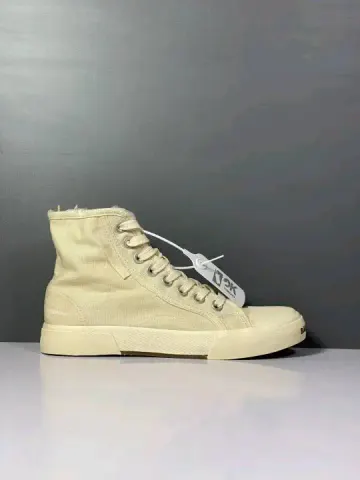Balenciaga Sneakers option 20