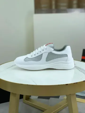 Prada American Cup's option 1