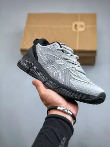 CP Company x Gel Quantum 360 option 3
