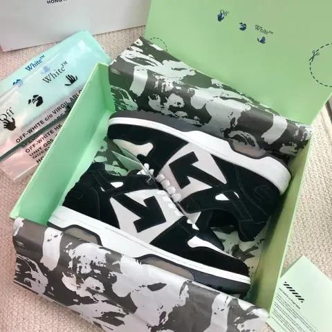 Off-White Sneakers / Trainers OOF option 18