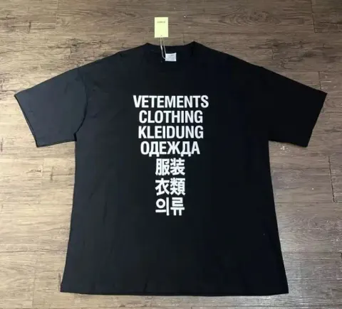 Vetements Tees option 22