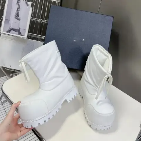 Balenciaga Alaska Ski Boots option white