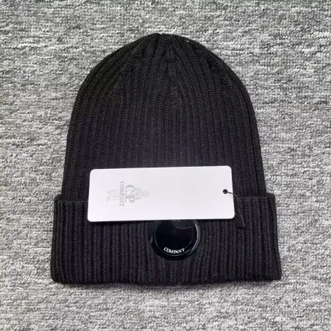 Budget CP Company Beanie option black single mirror