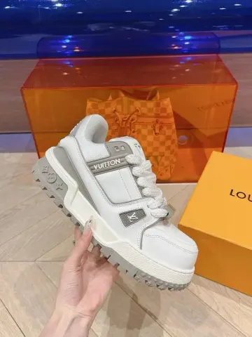 LV Trainers Brown Size option 27