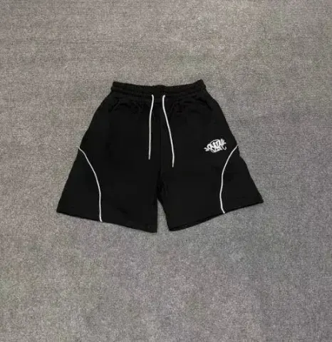 Syna World Tees option Black shorts