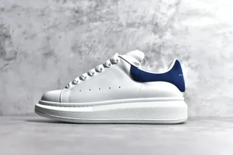Alexander McQueen Trainers option Velvet blue tail