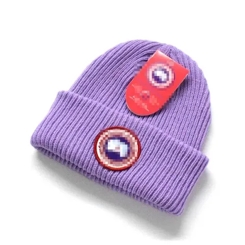 Canada Goose Beanie option lilac colour
